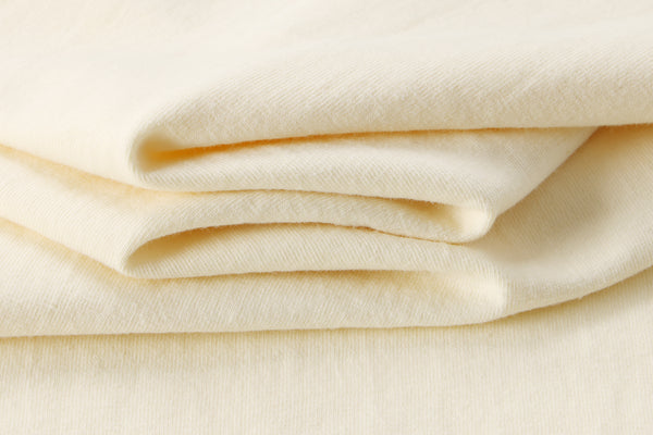 Playera Negra 60% algodón / 40% poliéster / 180g - Ideal para Personalizar o Uso Diario -  Urban Fit